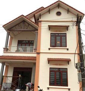 Mẫu cửa nh&ocirc;m k&iacute;nh việt ph&aacute;p v&acirc;n gỗ đẹp