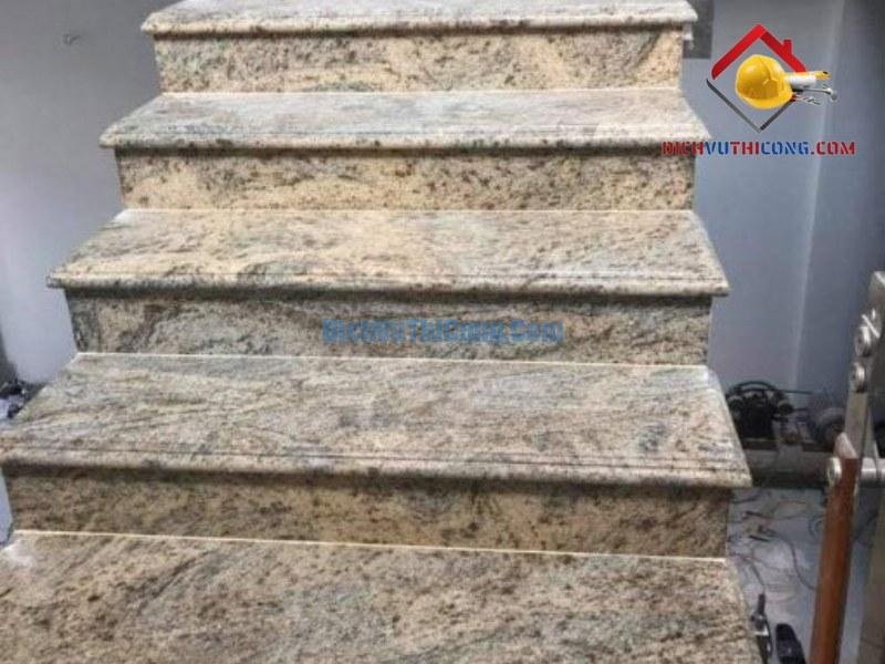 mau-da-cau-thang-7-dichvuthicong