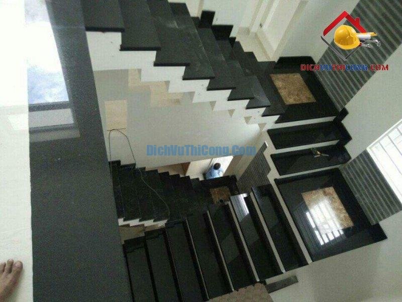 mau-da-cau-thang-dep-2023-2-dichvuthicong