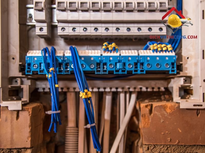 thi-cong-dien-nuoc-hoc-mon-dichvuthicong-3