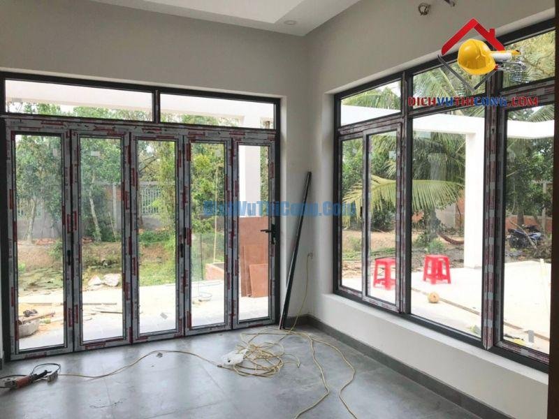 thi-cong-nhom-kinh-hoc-mon-dichvuthicong-2