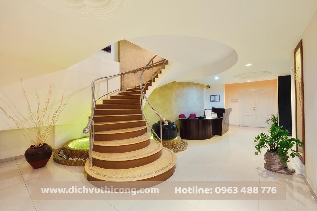 cau-thang-da-hoa-cuong-vang-ai-cap-2