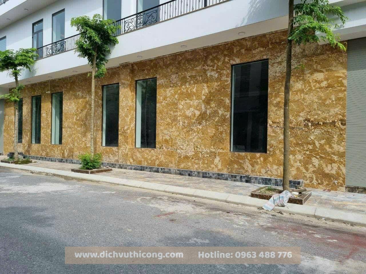 mat-tien-vang-hoang-gia